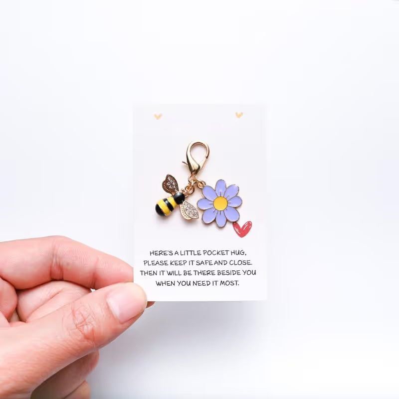 ✨Crafted by Hand-20 Sets Hug Favors(🦋Butterfly, Ladybird, Flower, Bee)