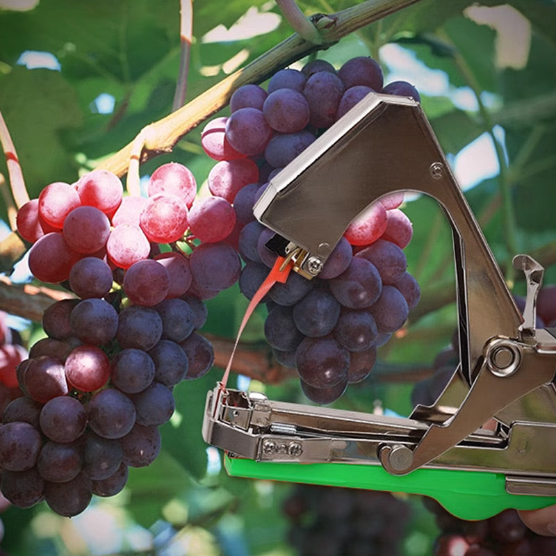 🌱  Universal Lightweight Durable Plant Vine Tying Machine – For tomatoes, grapes & climbing plants – Adjustable tension, quick taping 🍅