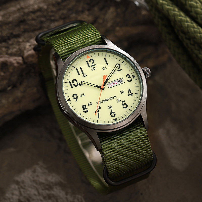 Quartz Watch with Luminous Display ⌚