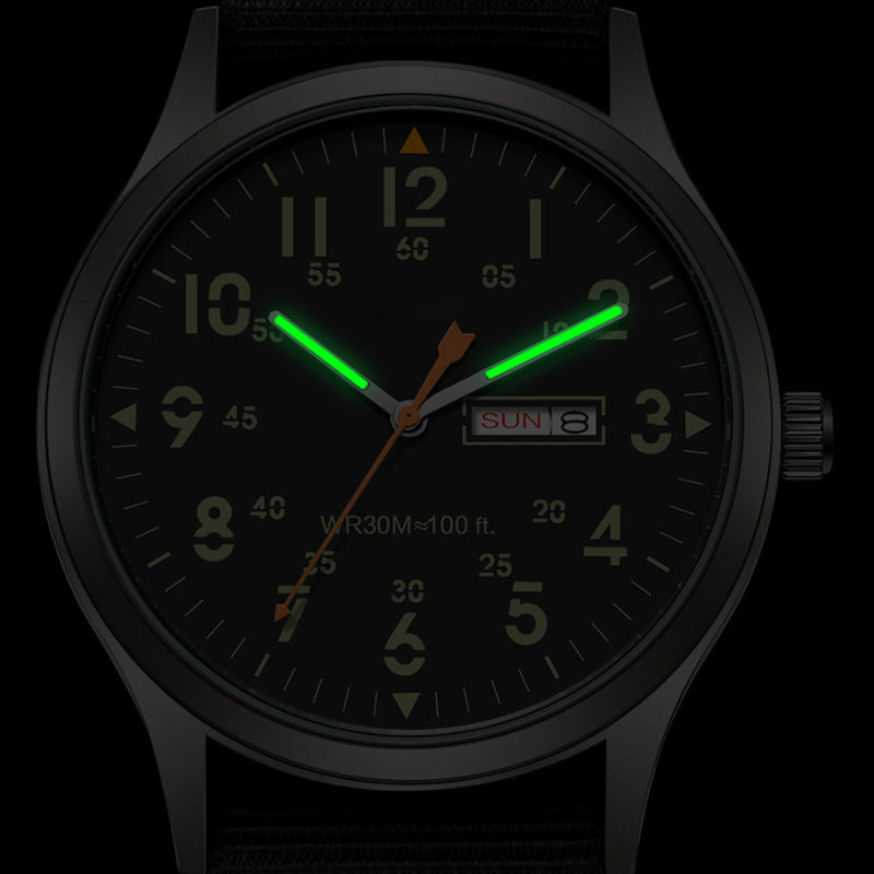 Quartz Watch with Luminous Display ⌚